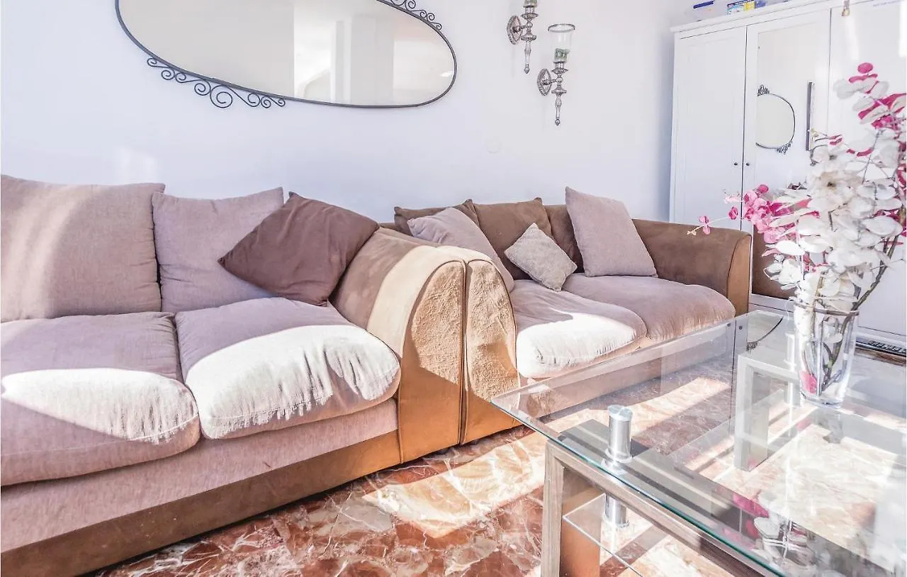 Cozy Apartment In Calahonda With Swimming Pool Sitio de Calahonda